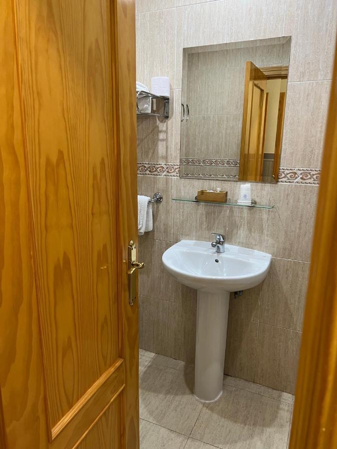 Hostal 82 Olías del Rey Exteriér fotografie