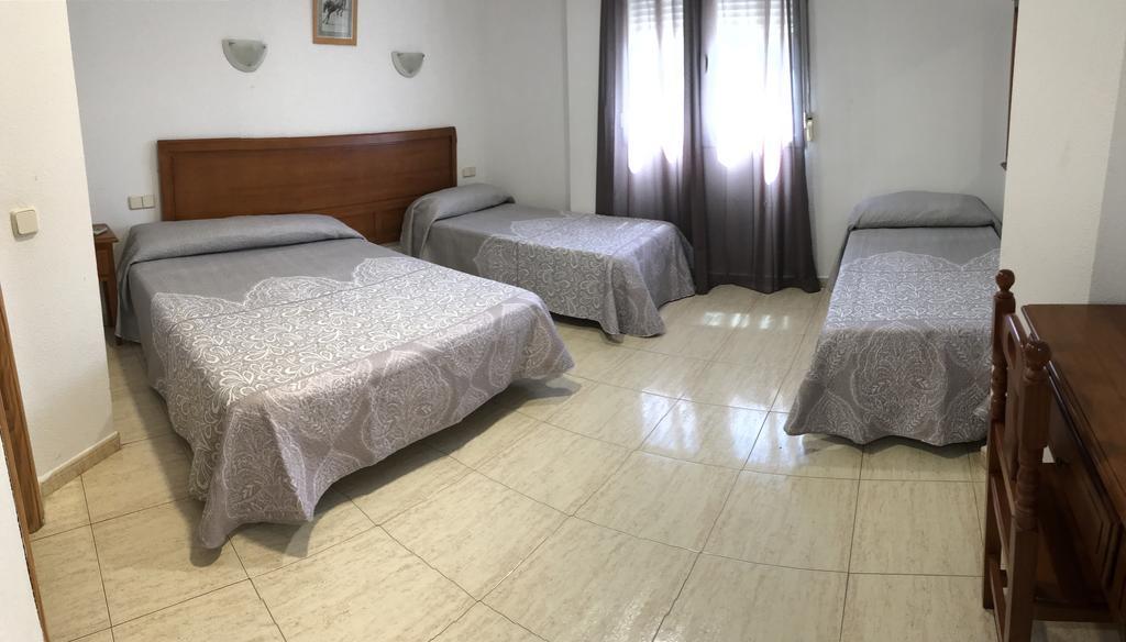 Hostal 82 Olías del Rey Pokoj fotografie