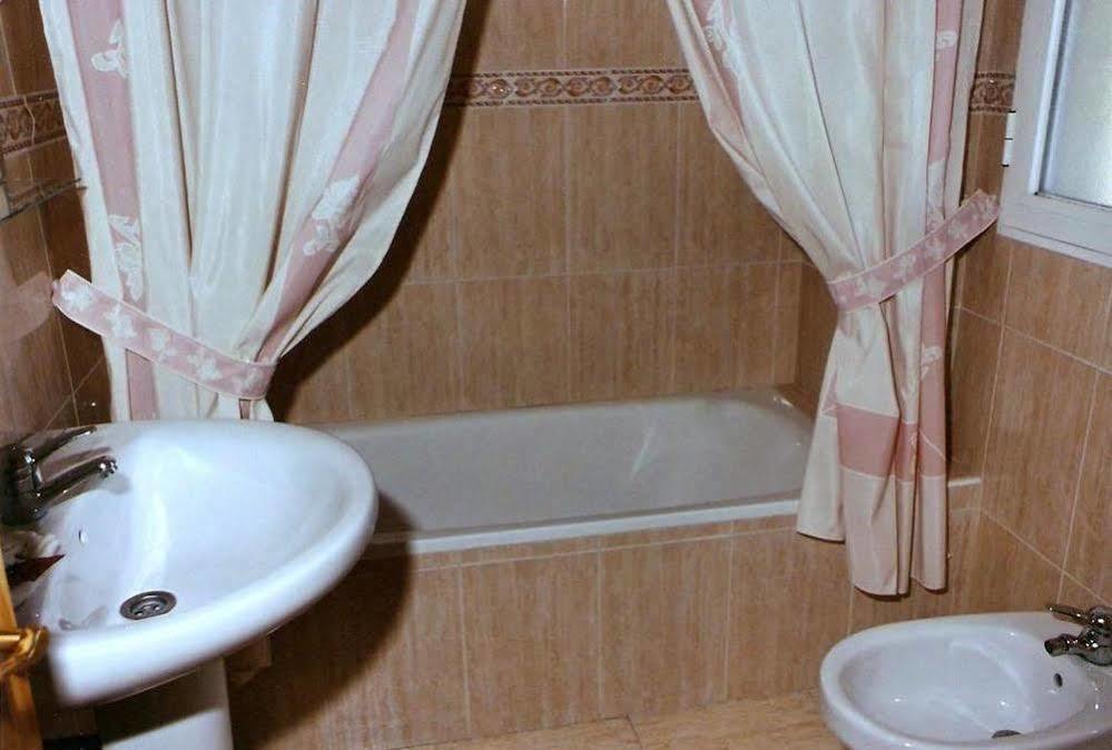Hostal 82 Olías del Rey Exteriér fotografie